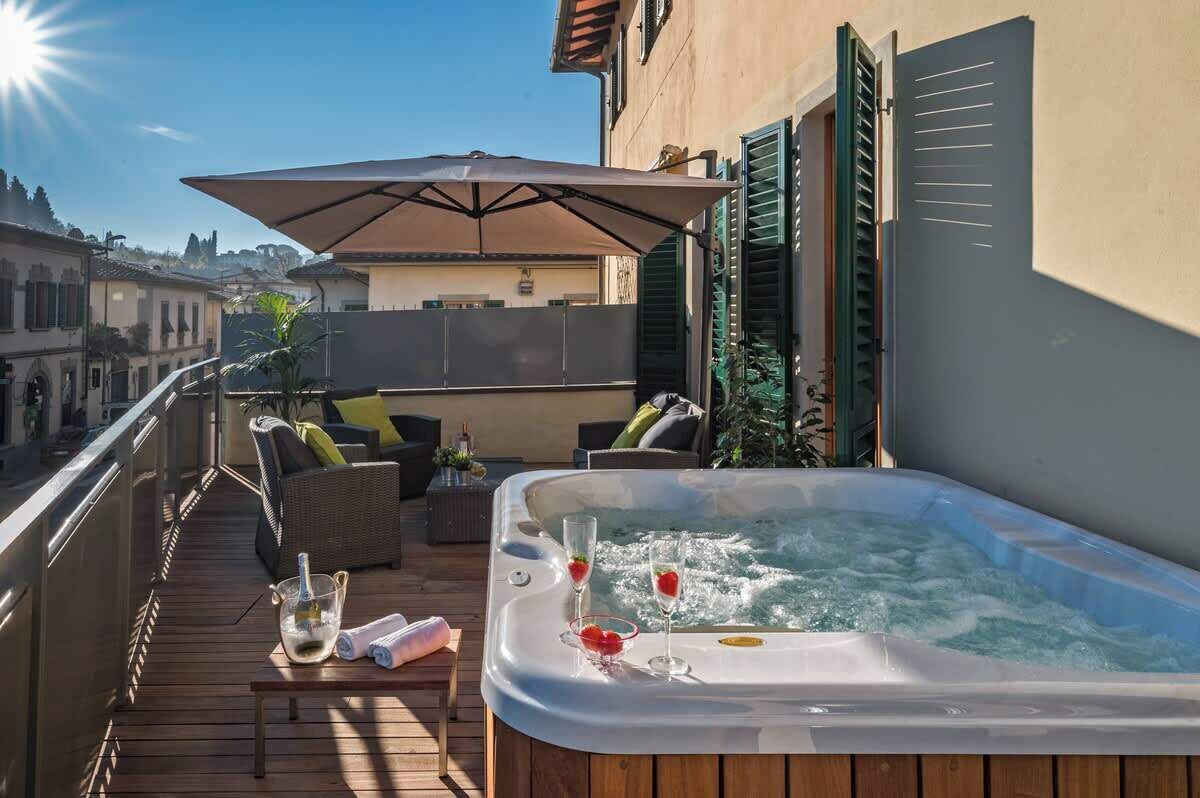 Outdoor spa tub