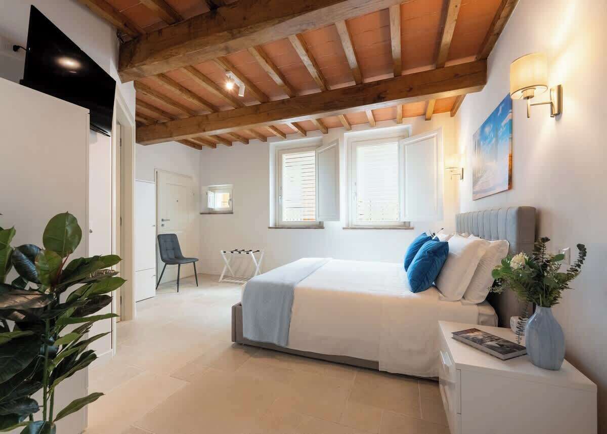 2 bedrooms, iron/ironing board, travel cot, WiFi