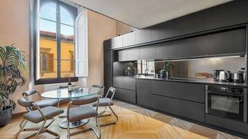 Fridge, microwave, oven, stovetop