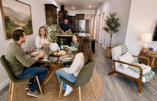 This 3BR/2BA retreat. North End Haven | Steps from Parks, Trails & Local Favorites Walking distance to Hyde Park and Camel’s back park | Close to Boise White Water park and E Bikes For Rent it simple at this peaceful and centrally-located place.