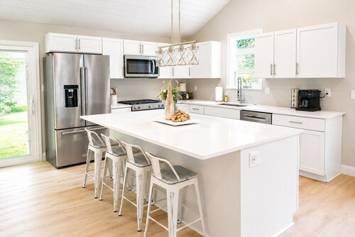 Haylie's Haven  Coastal Style Retreat • King Suite • Sleeps 6