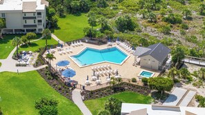 Pool - Shell Island Beach Club 7A | Beachfront Condo | 2 Bedroom 2 Bath (Sanibel)