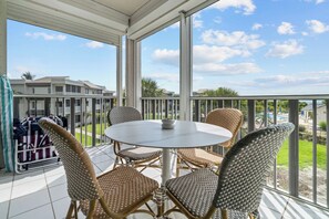 Outdoor dining - Shell Island Beach Club 7A | Beachfront Condo | 2 Bedroom 2 Bath (Sanibel)