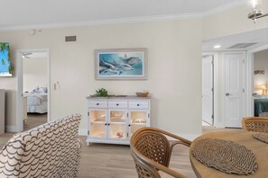 Dining - Shell Island Beach Club 7A | Beachfront Condo | 2 Bedroom 2 Bath (Sanibel)