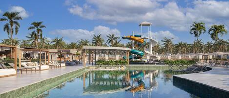 2 outdoor pools