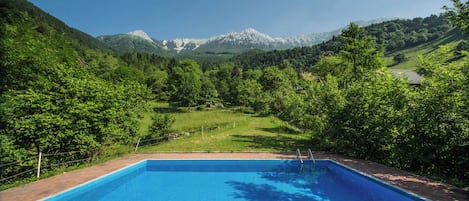 Piscine extérieure, piscine chauffée