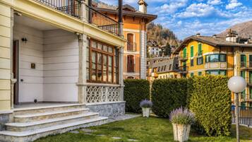 Condo, Mountain View | Exterior detail