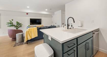 Bright 3BR with Pool Access Near K-State Stadium