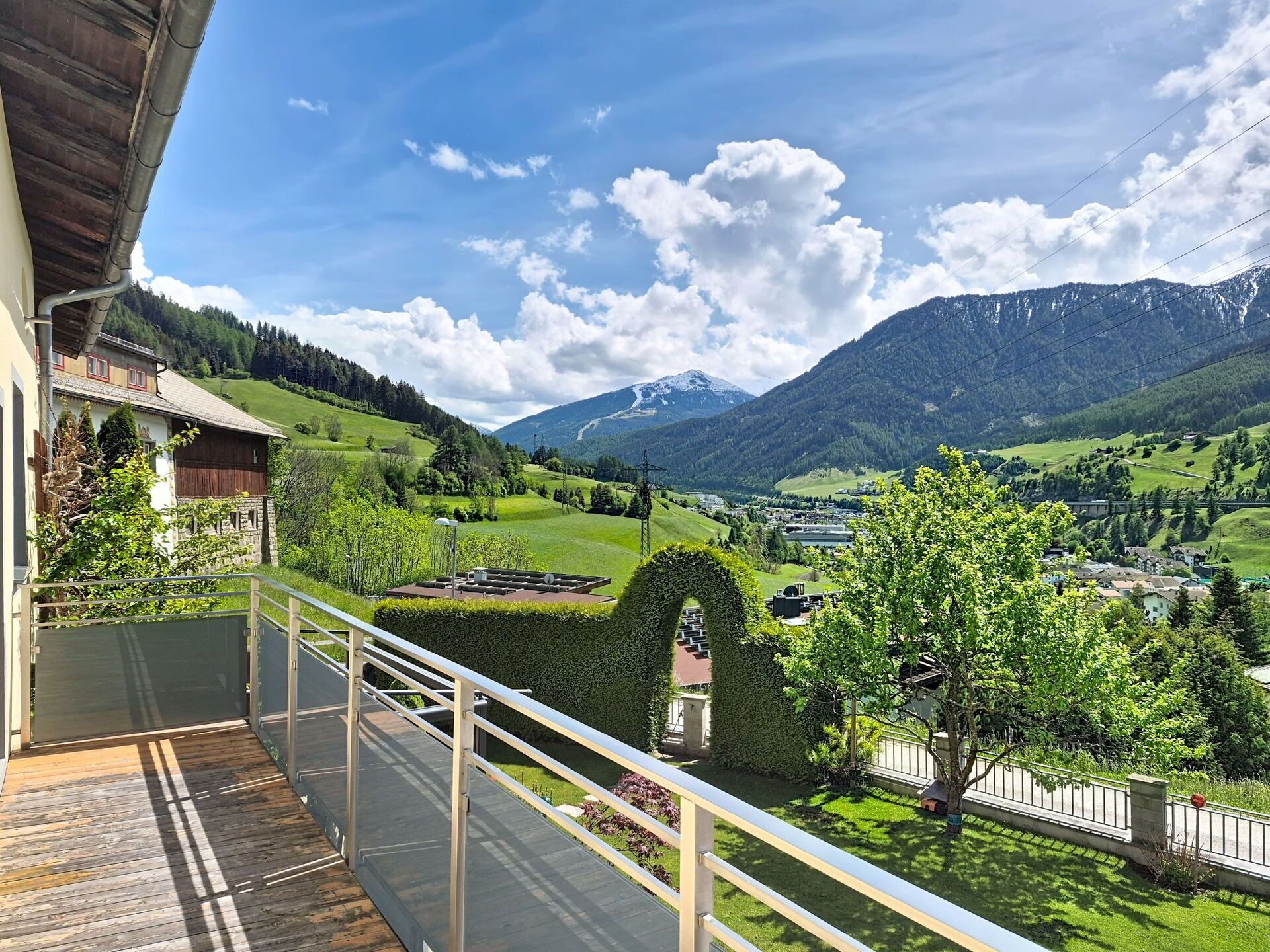 Montagnes Relief, Colline, Chaîne De Montagnes, Vallée, Station De Montagne, Balcon, Porche, Jardin, Eco Hôtel, Clôture