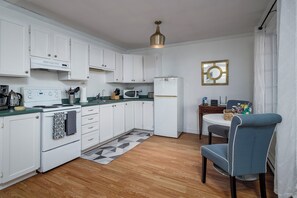 Microwave, oven, stovetop, coffee/tea maker - Oceanfront Boutique Retreat~Hot Tub~Woodstove (Hearts Delight-Islington)