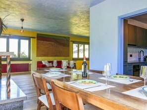 Dining - Cosy apartment for 6 people with WIFI, TV, patio, pets allowed and panoramic view (Semione)