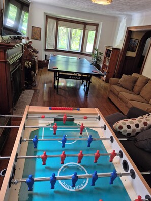 Living area - Rare: Huge High Park home on Subway
Steps to Bloor West Village & High Park (Toronto)