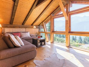 Living area - Lovely apartment for 7 people with TV, balcony, pets allowed and panoramic view (Laax)