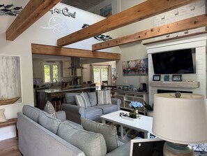 Living area - Brewster Sea of  Life Coastal Family Retreat with private yard/Pet friendly (Brewster)