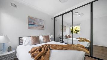 4 bedrooms, desk, iron/ironing board, WiFi