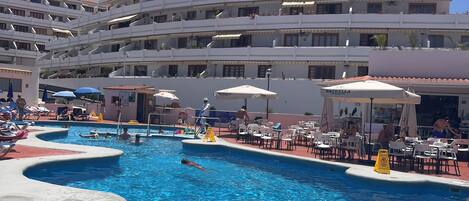 Outdoor pool, a heated pool