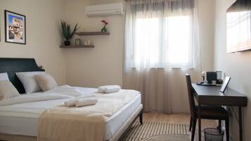 Comfort Double Room, Park View | Desk, laptop workspace, iron/ironing board, free WiFi