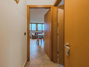 Flooring, Holz, Fussboden, Interior Design, Decke, Tür, Zimmer, Home Door, Holzbeize, Hartholz
