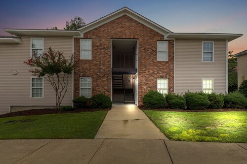 Fayetteville Condo Near Fort Liberty | With Pool