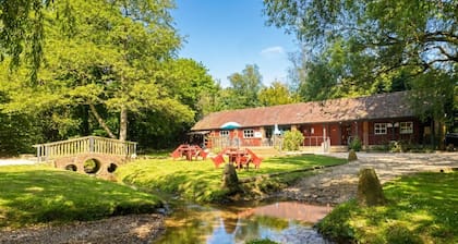 Bell Tent Sleeps 4 with Woodburner & Sauna · Blackdown Hills