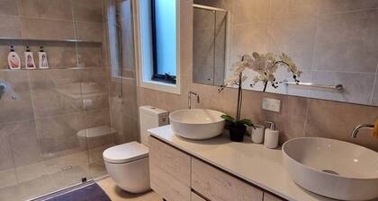 Beautiful new 7 BR home Taylor