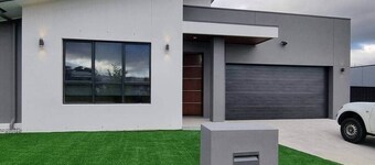 Beautiful new 7 BR home Taylor
