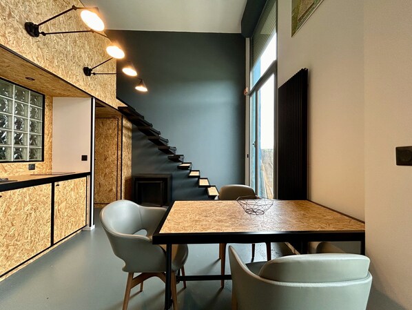 Dining - Vrbo Property (Saint-Denis)