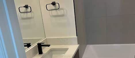 House, 2 Bedrooms | Bathroom