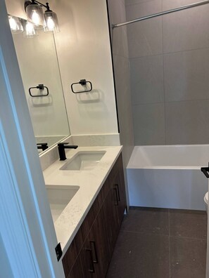 House, 2 Bedrooms | Bathroom - Two Bed Room & One Bathroom Secondary Suit (Calgary)