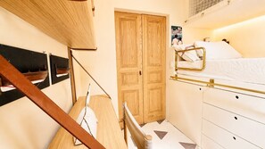 3 bedrooms, iron/ironing board, Internet, bed sheets - When in Portofino by "At Home" (Portofino)