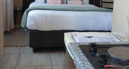 Adorable 1-bedroom cottage in Kempton Park perfect for relaxing stays