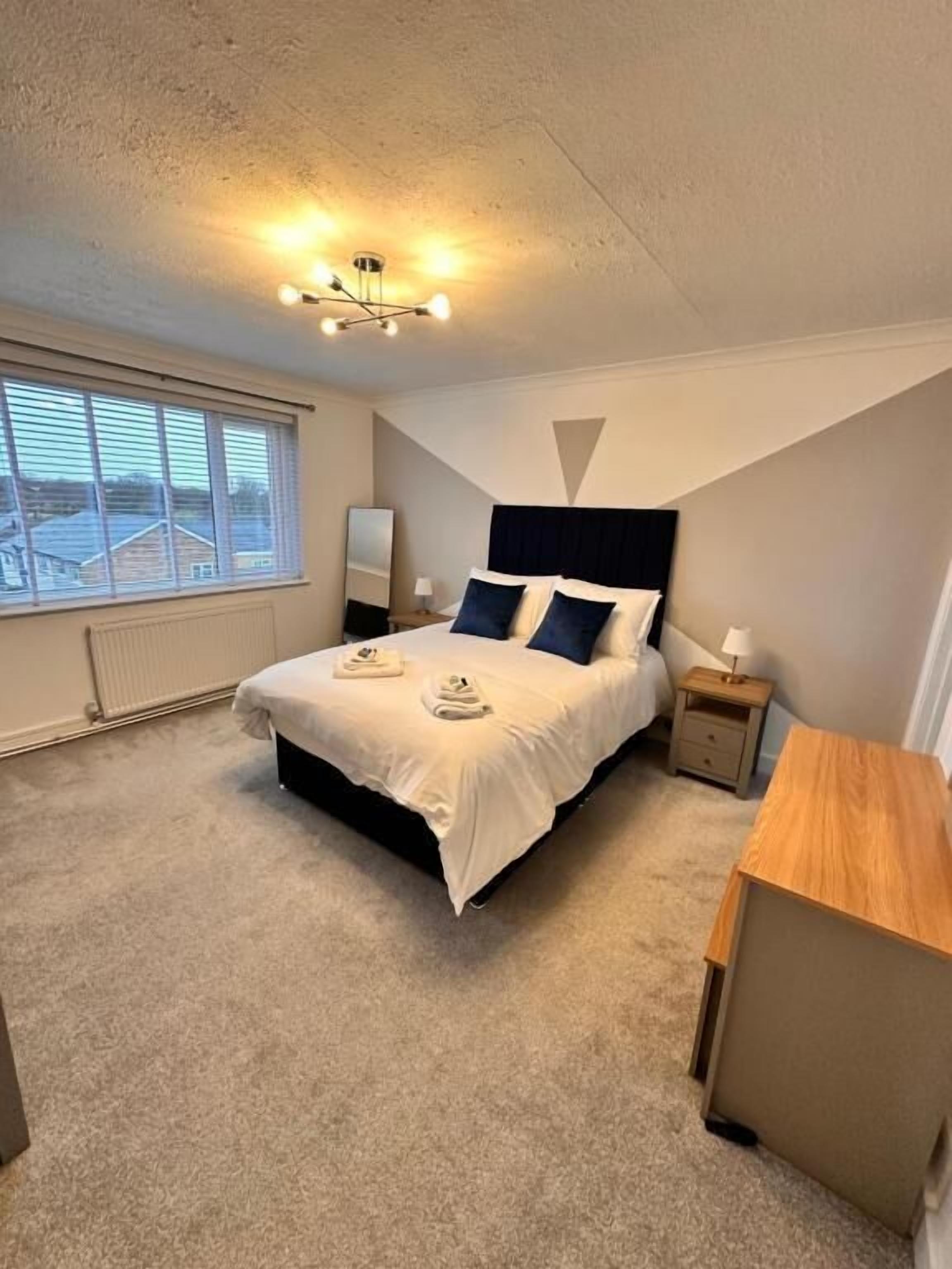 Desk, iron/ironing board, free WiFi