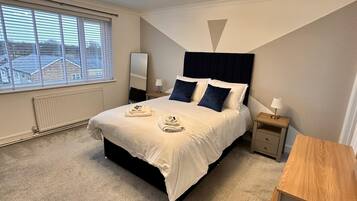 Comfort Double Room, Ensuite | Desk, iron/ironing board, free WiFi