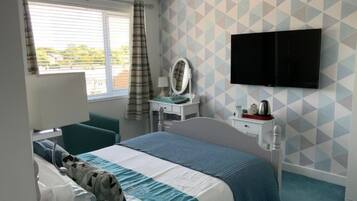 Comfort Double Room, Ensuite | Desk, iron/ironing board, free WiFi