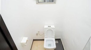 Bathroom - Abike Apartment – Elegant 1-Bedroom Retreat w/ Starlink Wi-Fi & Premium Comfort (Lekki)