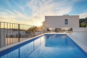 Pool - Villa Maxima with heated pool - Makarska Veliko Brdo (Veliko Brdo)