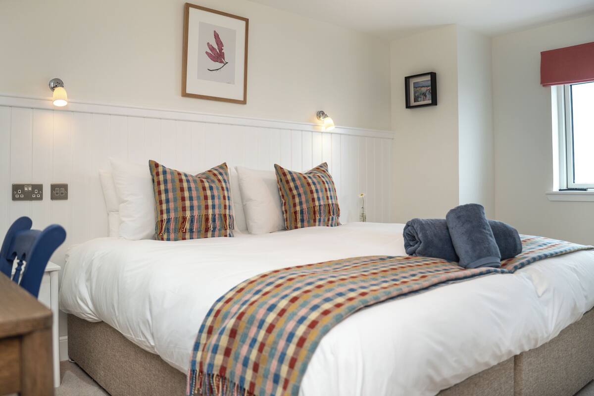Premium bedding, iron/ironing board (on request), WiFi (free)