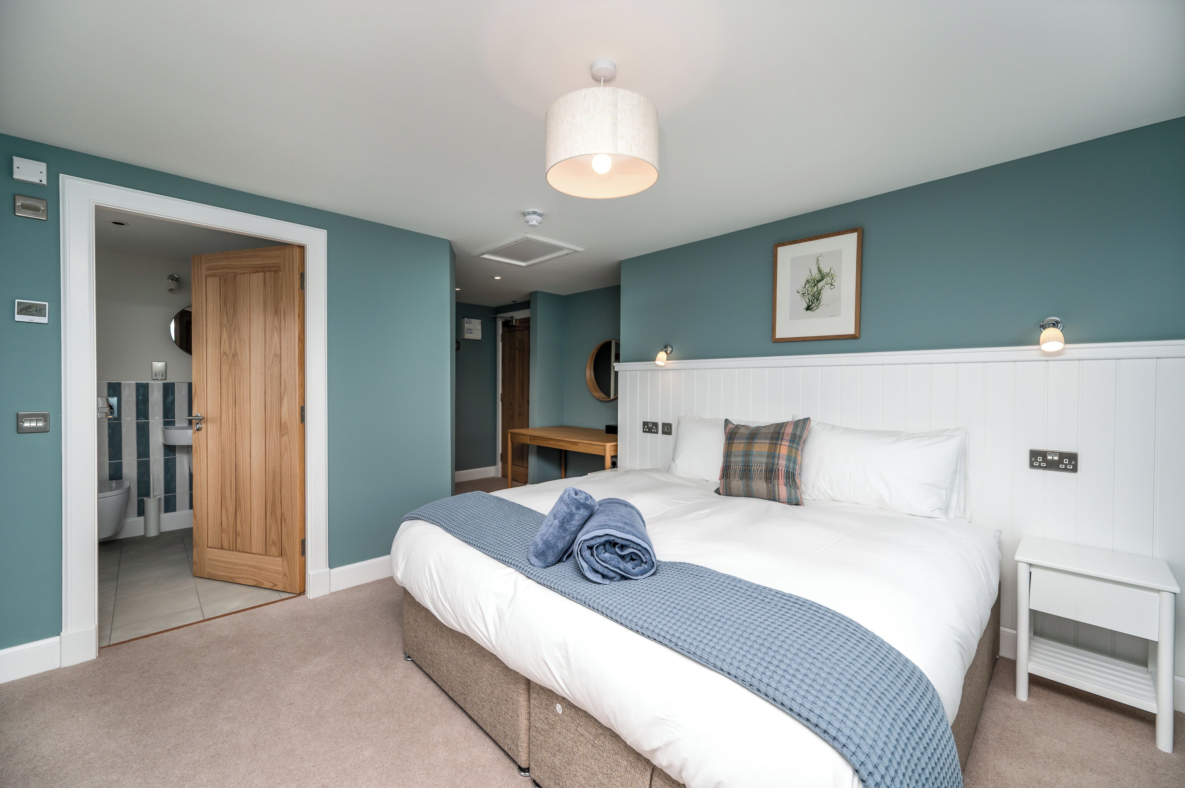 Deluxe Double Room, Sea View | Premium bedding, desk, iron/ironing board, free WiFi
