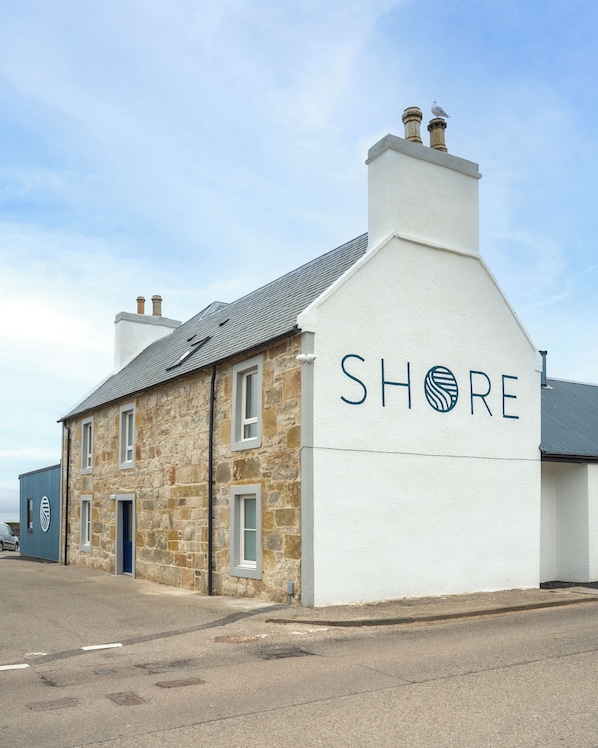 Exterior - Shore Hotel (Tain)