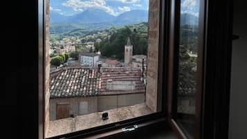 Comfort Triple Room, Mountain View | Interior