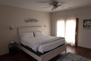 3 chambres, fer et planche à repasser, Wi-Fi, draps fournis