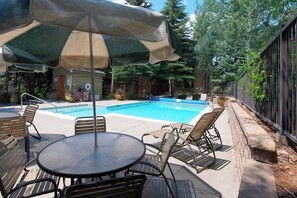 Opvarmet pool