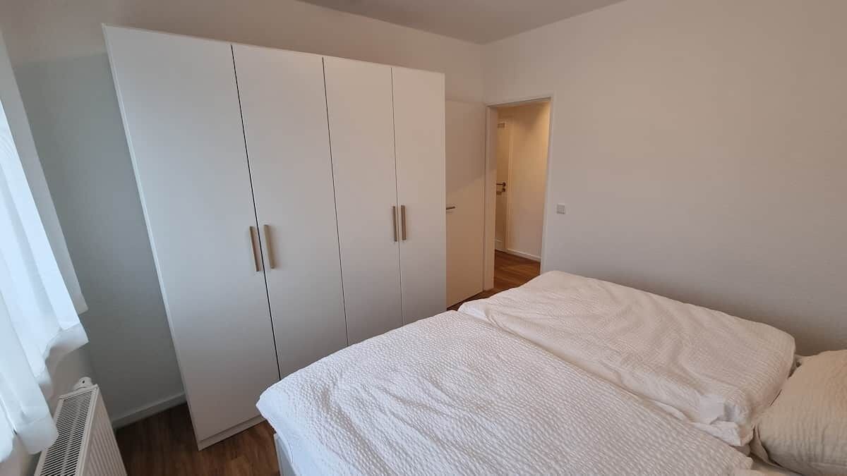 1 slaapkamer, een strijkplank/strijkijzer, gratis wifi, beddengoed