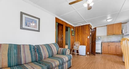 Relaxing Retreat | Near Lakes