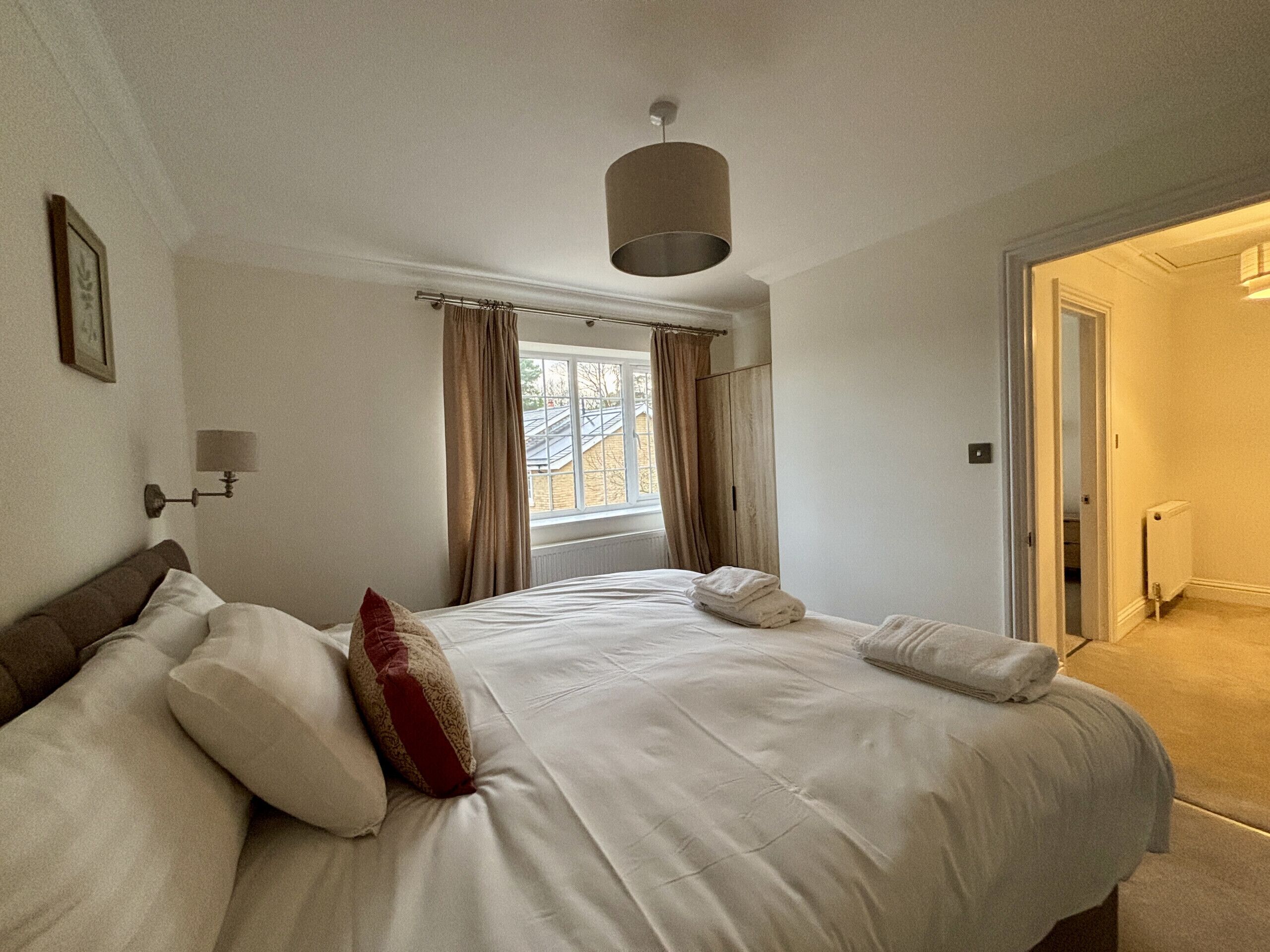 Iron/ironing board, free WiFi, bed sheets