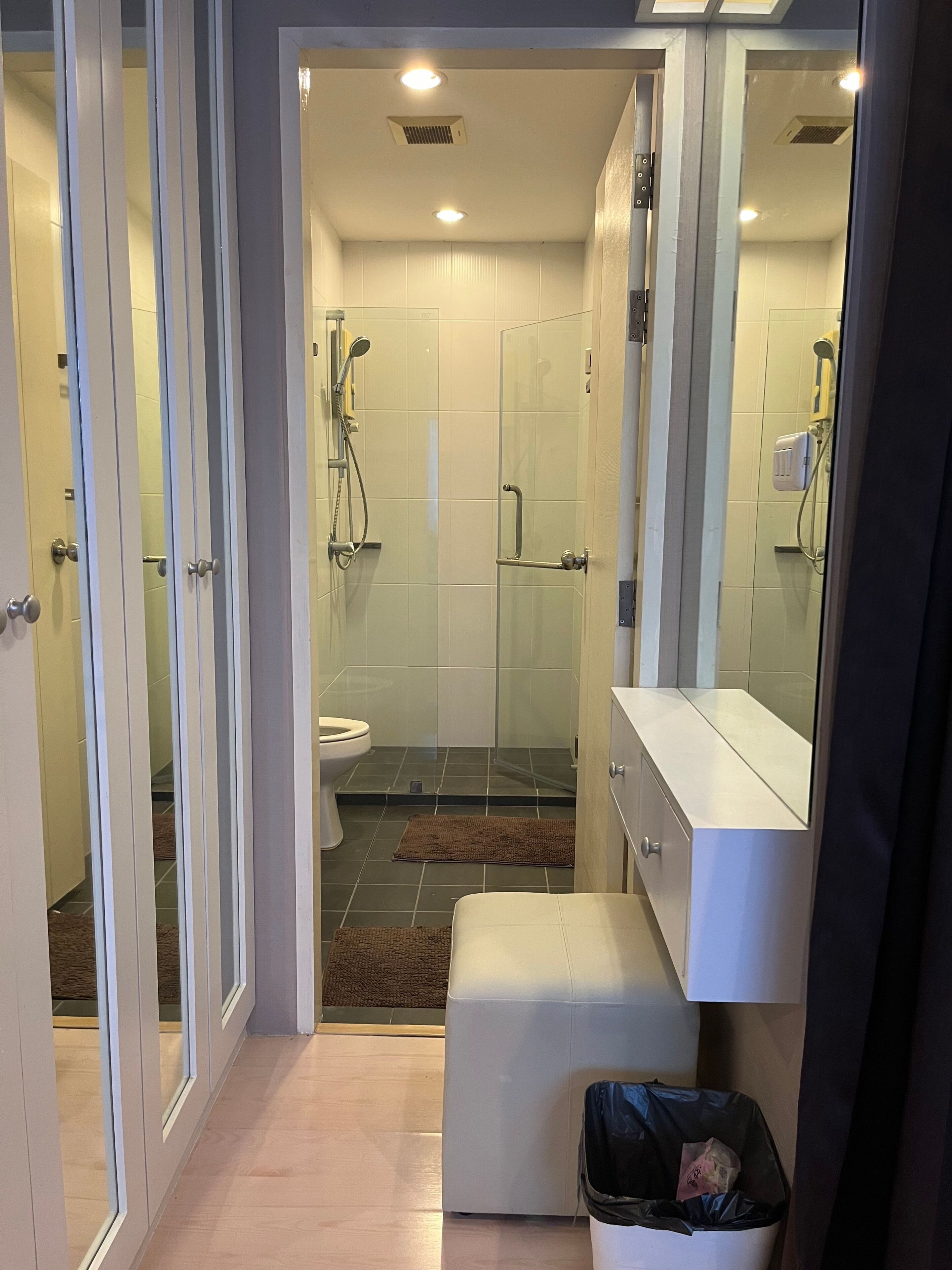 อพาร์ทเมนท์, 1 ห้องน อน, พร้อมสิ่งอำนวยความสะดวกสำหรับผู้พิการ | ห้องน้ำ