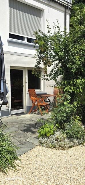 Outdoor dining - Vrbo Property (Gaienhofen)