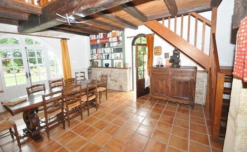 At the gateway to the PERIGORD in all seasons.4/5 person house.beautiful view.