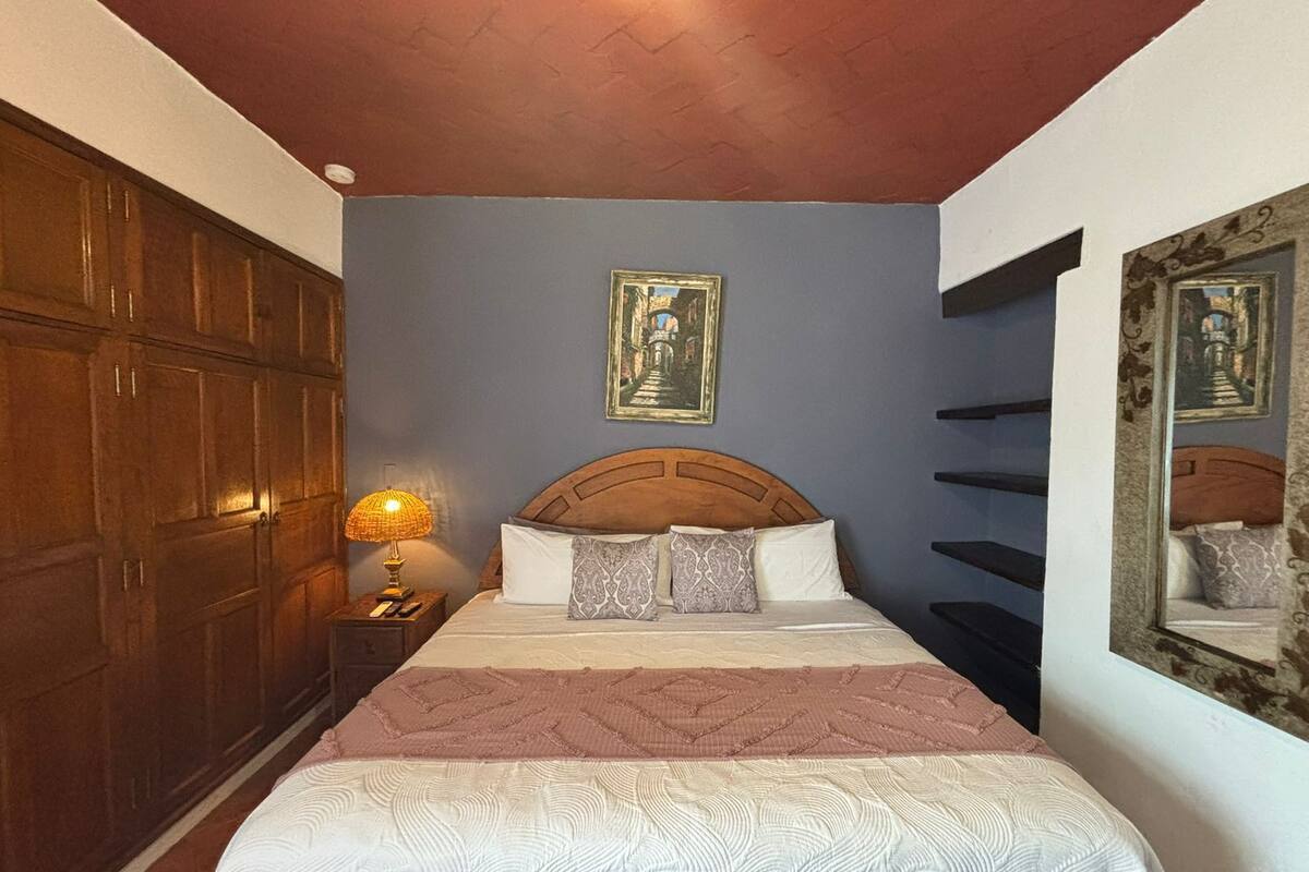 Deluxe Suite, Balcony, Courtyard View | Premium bedding, in-room safe, blackout drapes, WiFi (free)