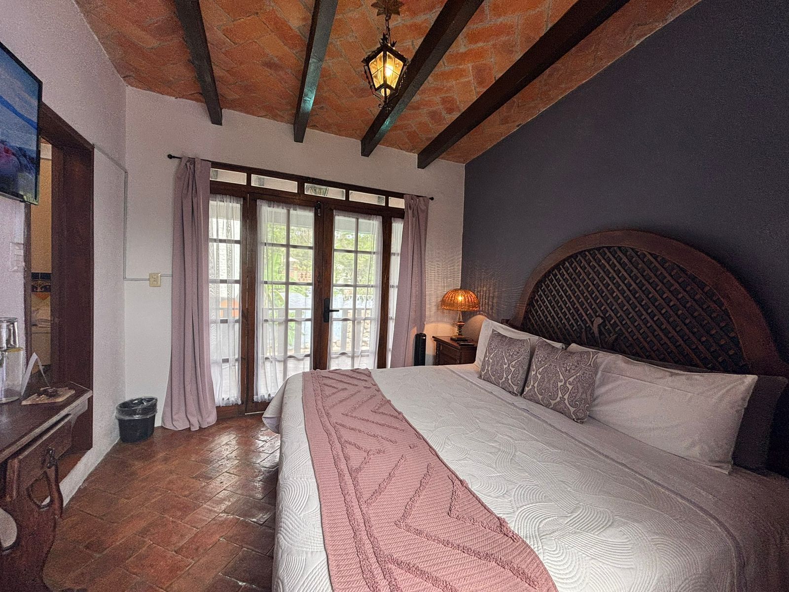 Suite Comfort, balcone, vista cortile | Una cassaforte in camera, tende oscuranti, Wi-Fi gratuito
